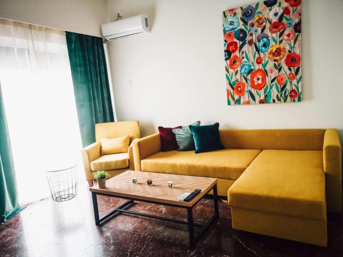 Explore Greece From Colorful City Centre Apartment Chalkida Exterior photo