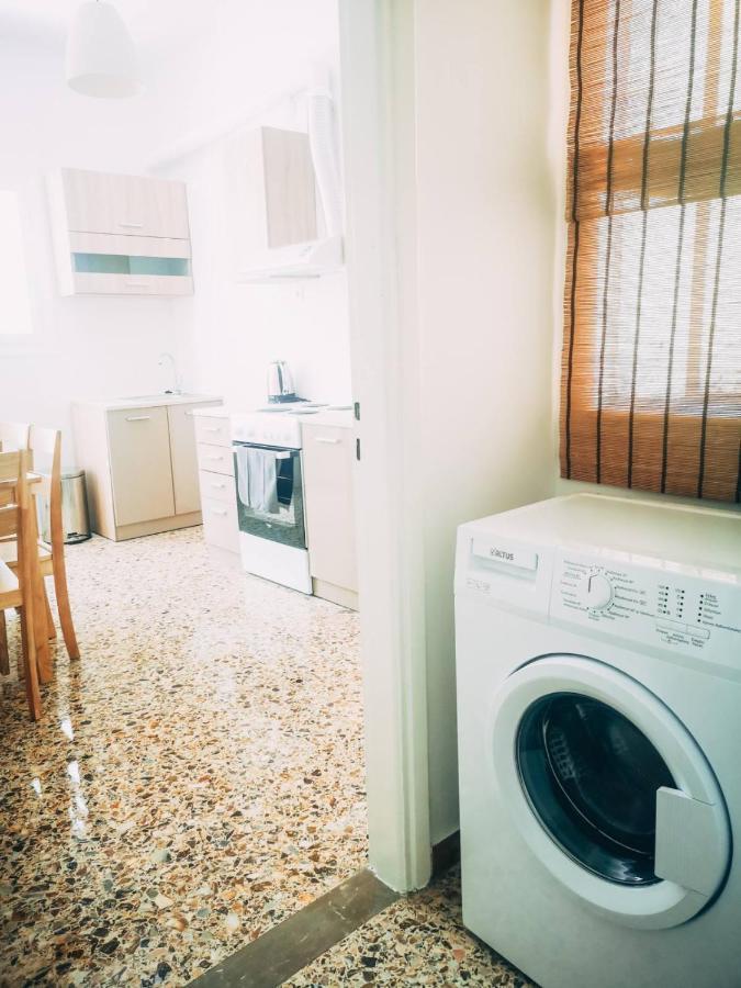 Explore Greece From Colorful City Centre Apartment Chalkida Exterior photo
